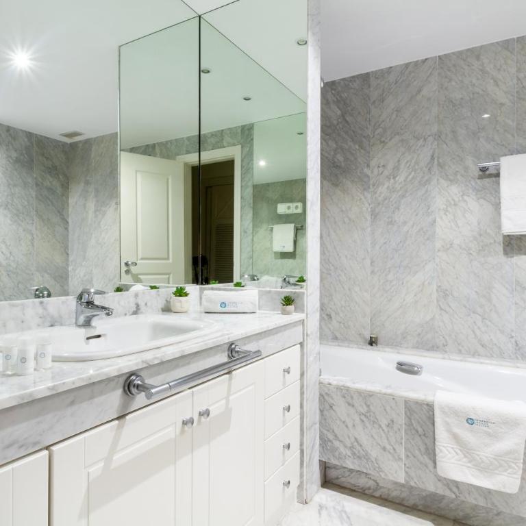 MARBELLA BANUS SUITES - Playas del Duque Luxury - Apartamento Premium de 3 dormitorios con balcón - 44