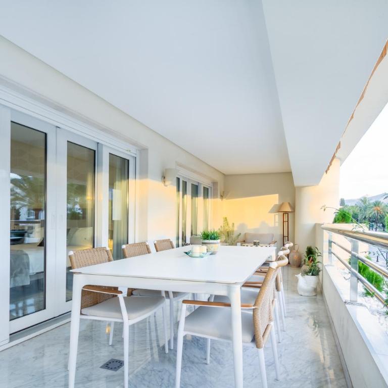 MARBELLA BANUS SUITES - Playas del Duque Luxury - Apartamento Premium de 3 dormitorios con balcón - 79
