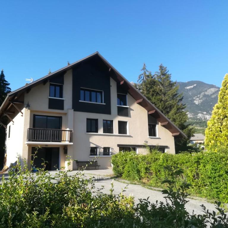 Charmant T2 spacieux au pied de Montdauphin - Appartement 1 Chambre - 1