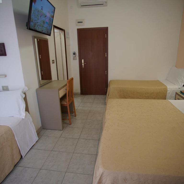 Hotel Dell'Angelo - Camera Quadrupla - 5