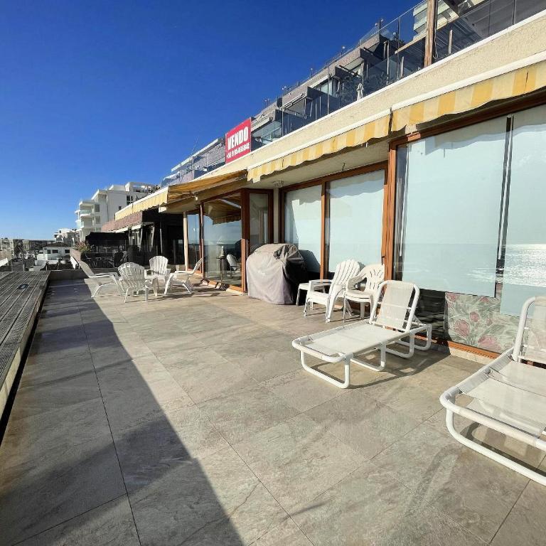 Rbkº Único y amplio depto. frente al mar - Three-Bedroom Apartment - 26
