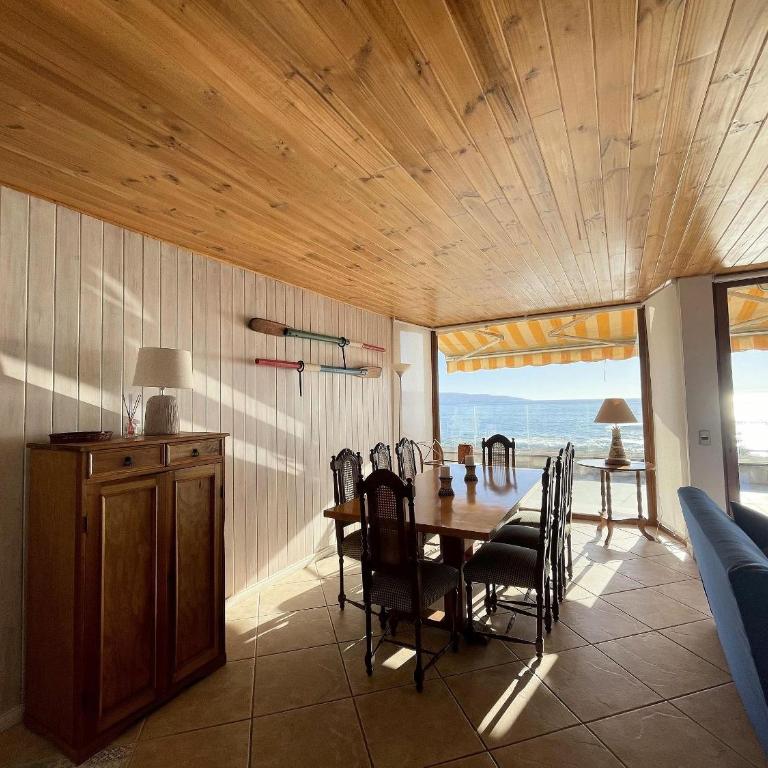 Rbkº Único y amplio depto. frente al mar - Three-Bedroom Apartment - 16