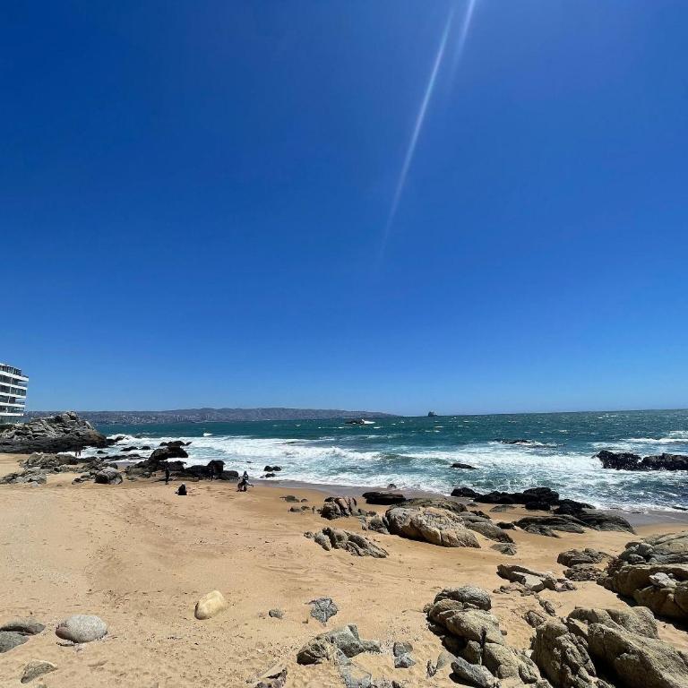 Rbkº Único y amplio depto. frente al mar - Three-Bedroom Apartment - 27