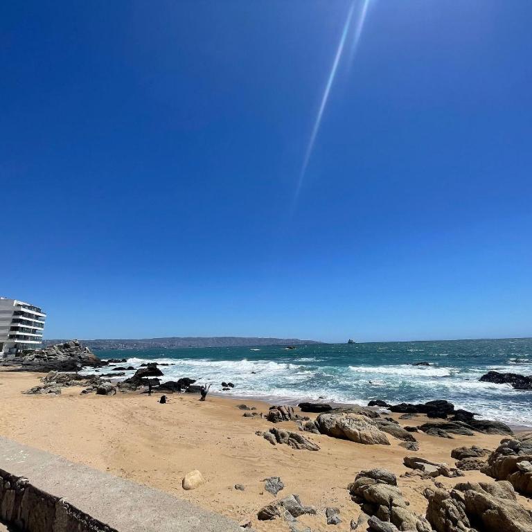 Rbkº Único y amplio depto. frente al mar - Three-Bedroom Apartment - 29