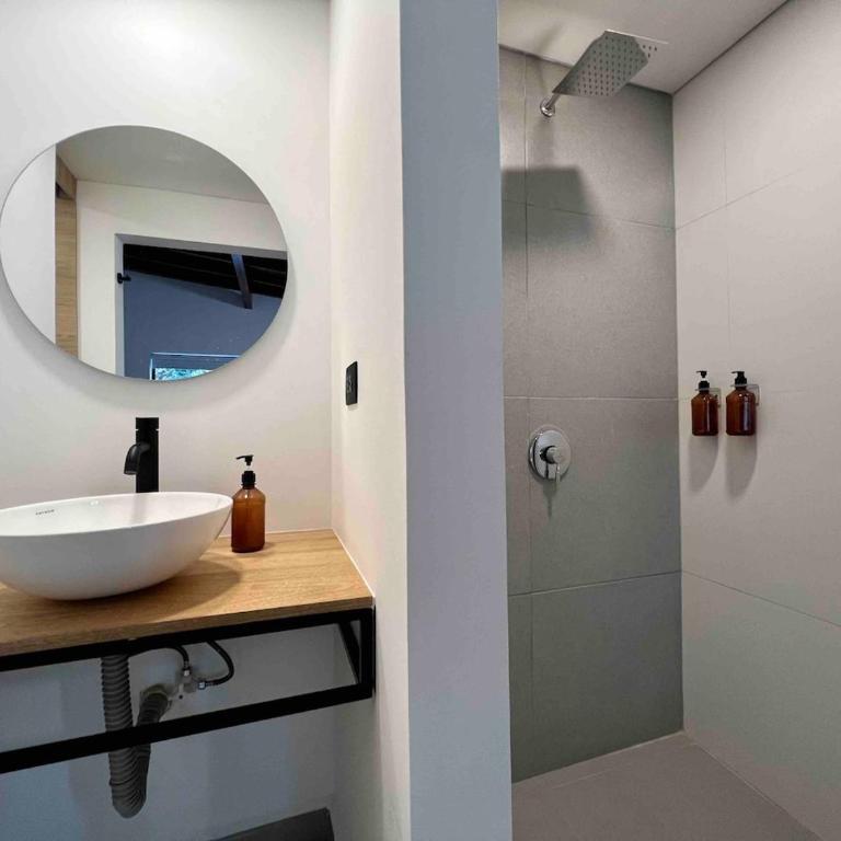 BORA BORA - Huge Jacuzzi, Rooftop & AC in Provenza - Apartment - 10