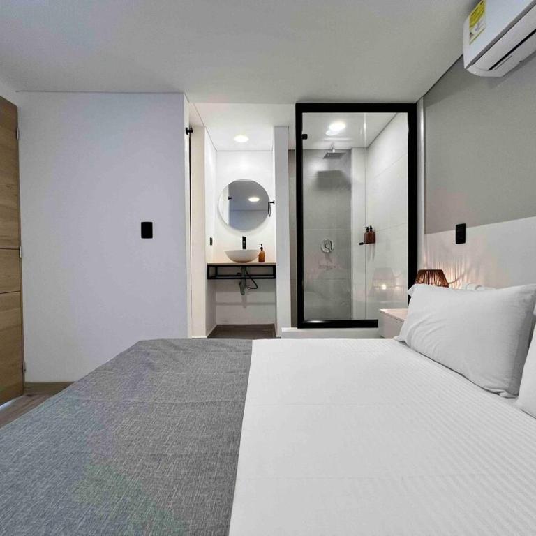 BORA BORA - Huge Jacuzzi, Rooftop & AC in Provenza - Apartment - 12