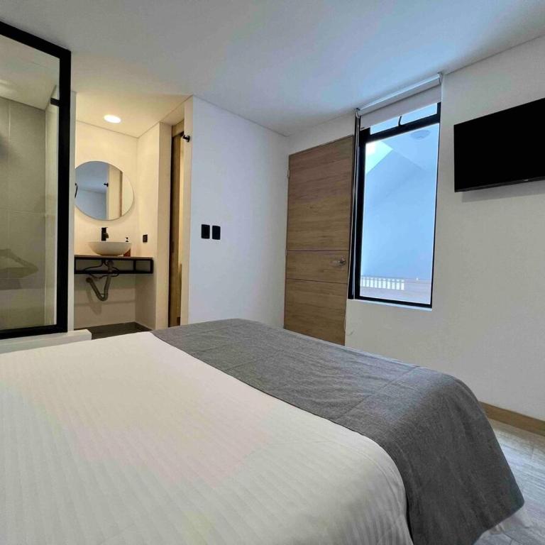 BORA BORA - Huge Jacuzzi, Rooftop & AC in Provenza - Apartment - 14