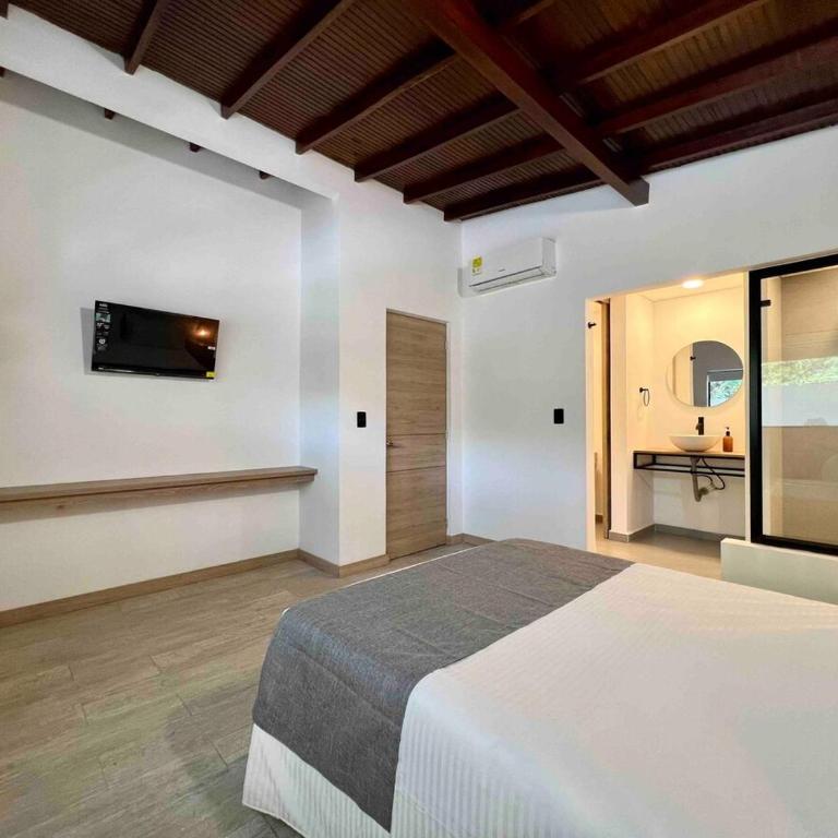 BORA BORA - Huge Jacuzzi, Rooftop & AC in Provenza - Apartment - 28