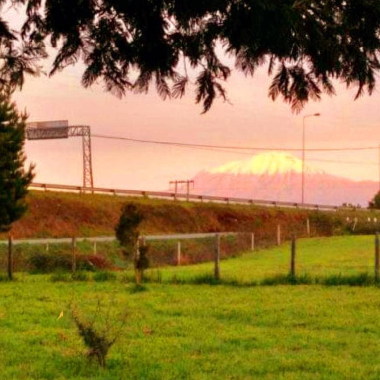 Cabañas entre Volcanes ,10 minutos de Puerto Varas, capacidad hasta 8 personas - Apartamento de 2 dormitorios con vistas al jardín - 10