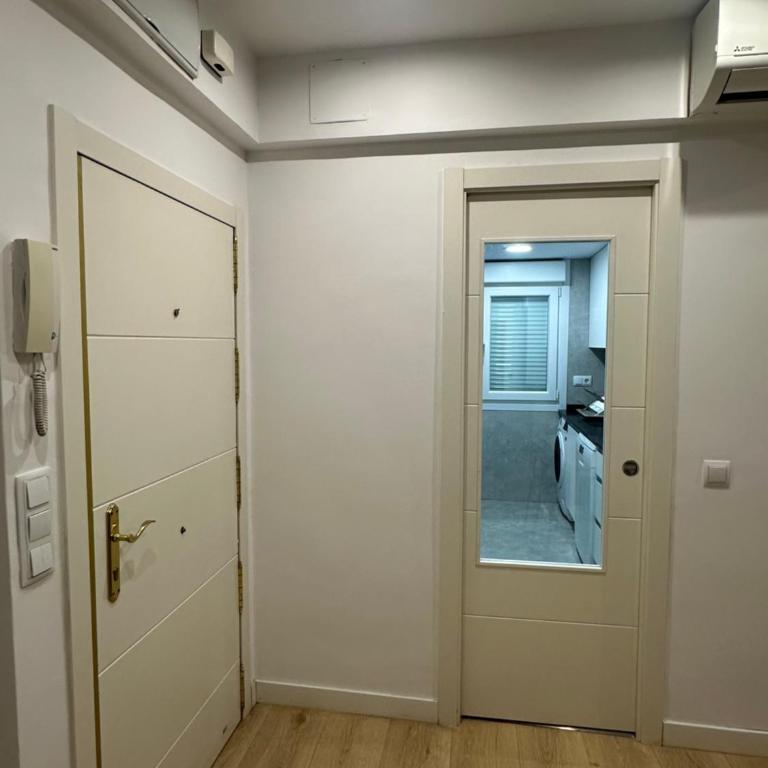 Homely Madrid River - Two-Bedroom Apartment - 26