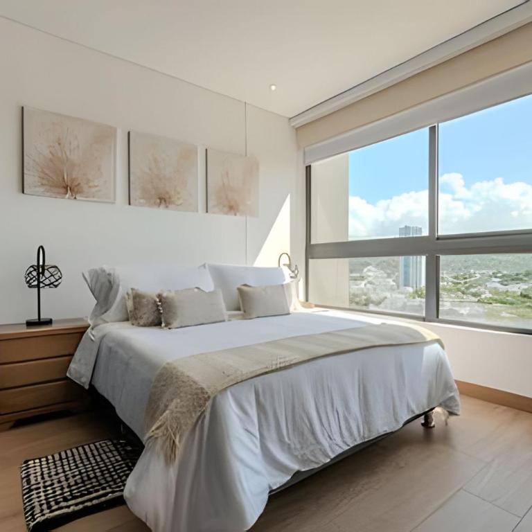 Luxurious and New Close to the Center/Panoramic Pool - Two-Bedroom Deluxe Apartment with Balcony - 16