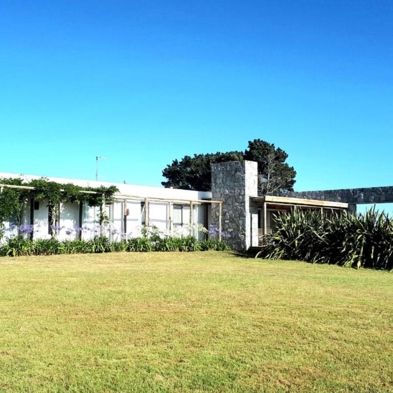 Buena Vista - Three-Bedroom House - 1
