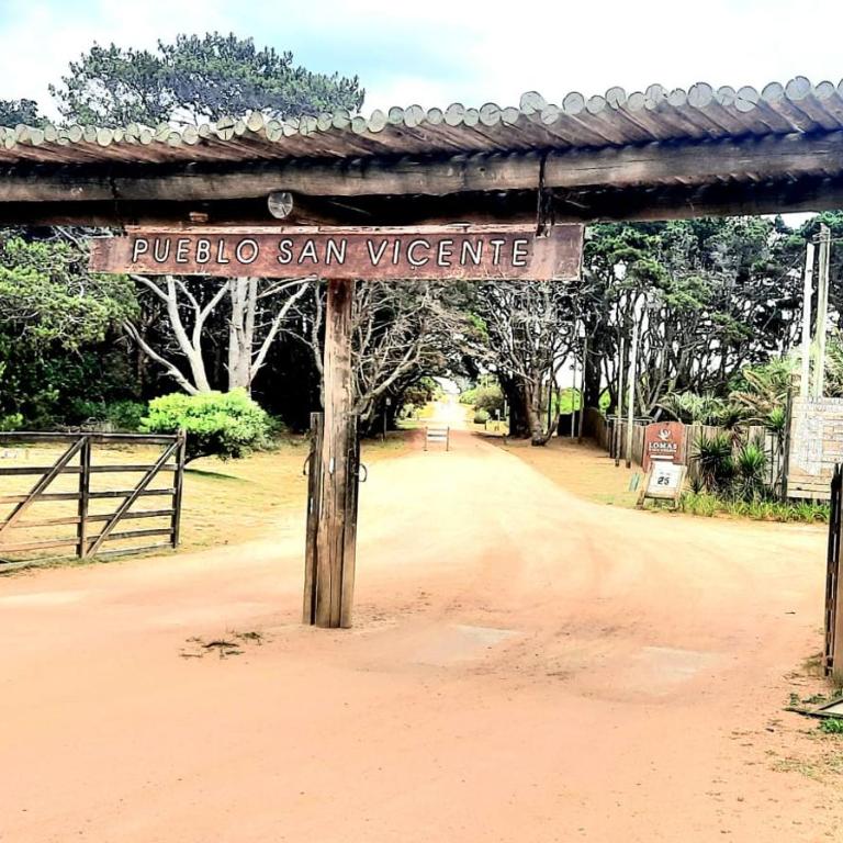 Buena Vista - Three-Bedroom House - 12