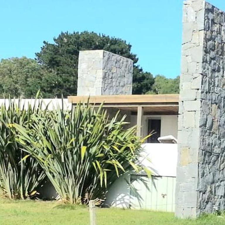 Buena Vista - Three-Bedroom House - 2