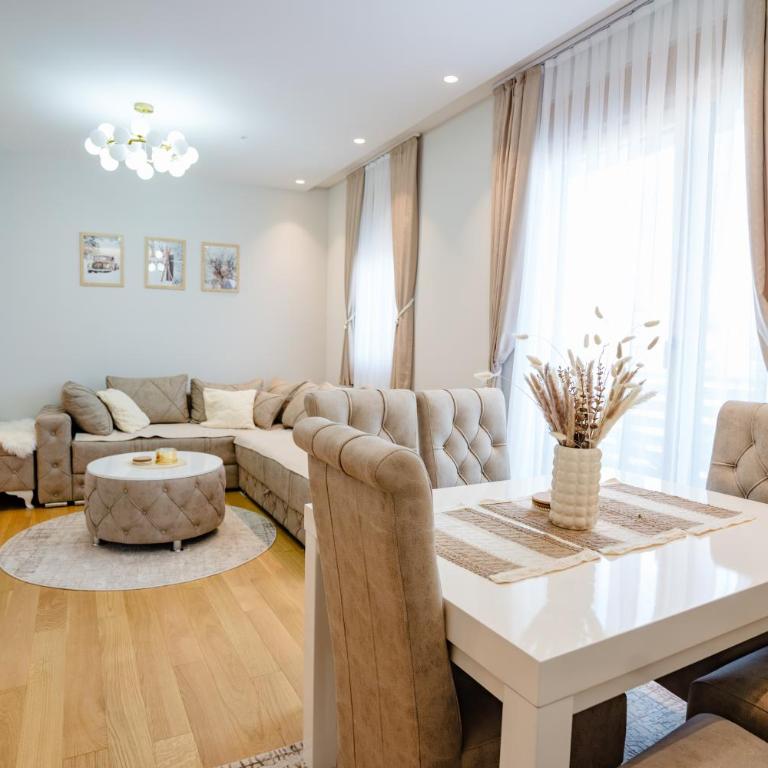 Albatros lux - One-Bedroom Apartment - 1