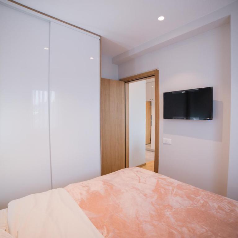 Albatros lux - One-Bedroom Apartment - 2