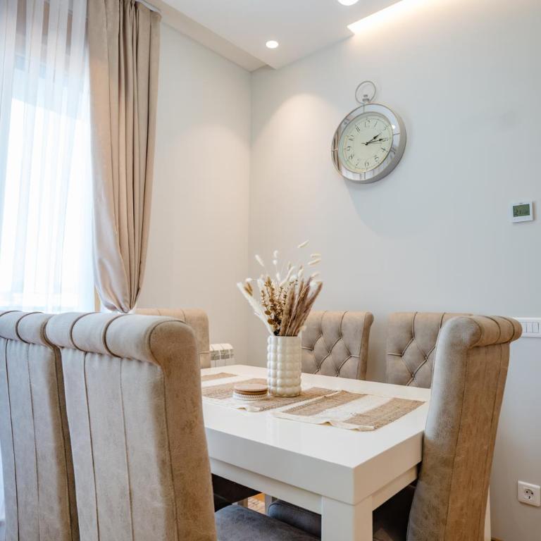 Albatros lux - One-Bedroom Apartment - 18