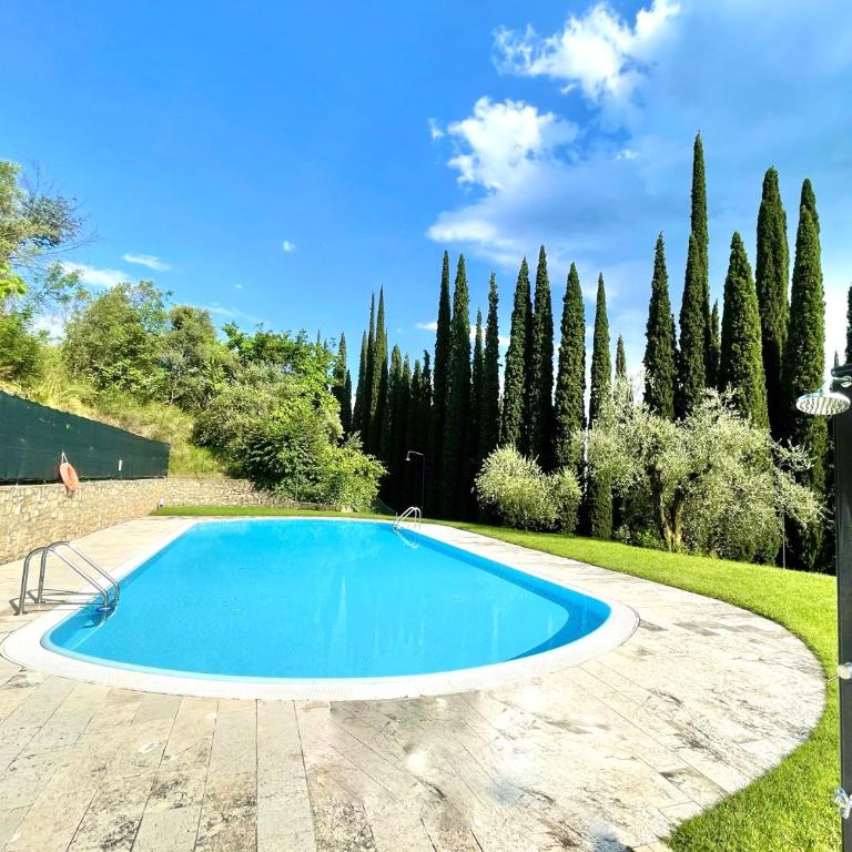 La Verbena a fianco del Vittoriale, vista piscina, 10 minuti a piedi dal lungo lago - Appartamento con 1 Camera da Letto - 14