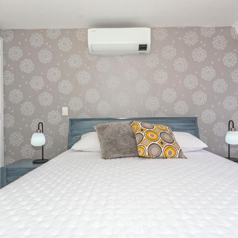 Alcazar de oviedo by Host Medellin - Two-Bedroom Deluxe Apartment - 6