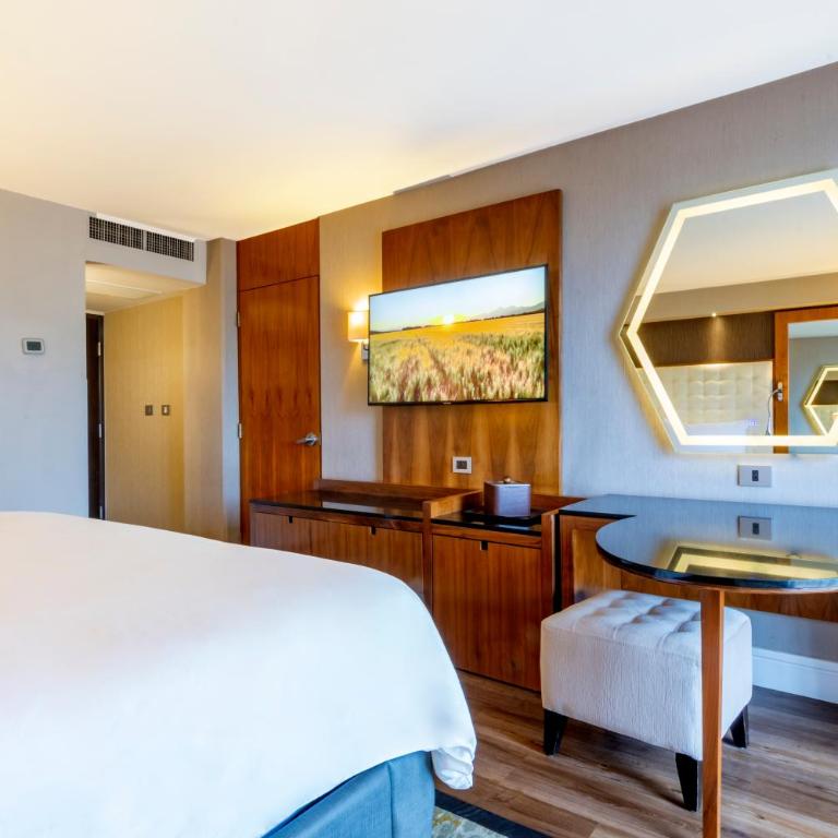 Hotel Lucerna Tijuana - Lucerna Select King Room - 6
