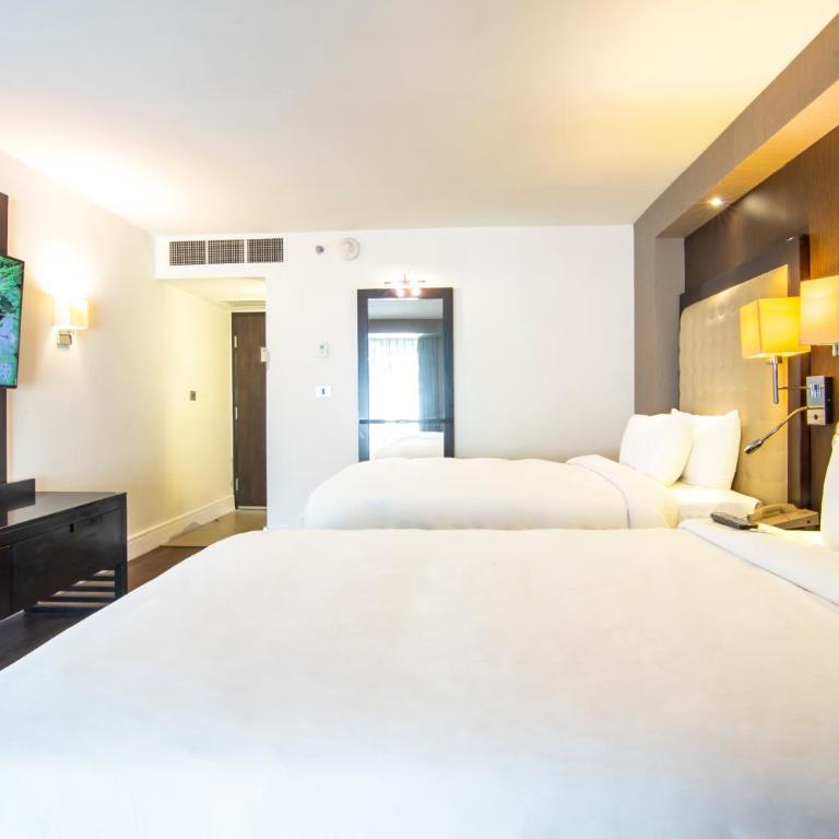 Hotel Lucerna Tijuana - Deluxe Double Room - 7