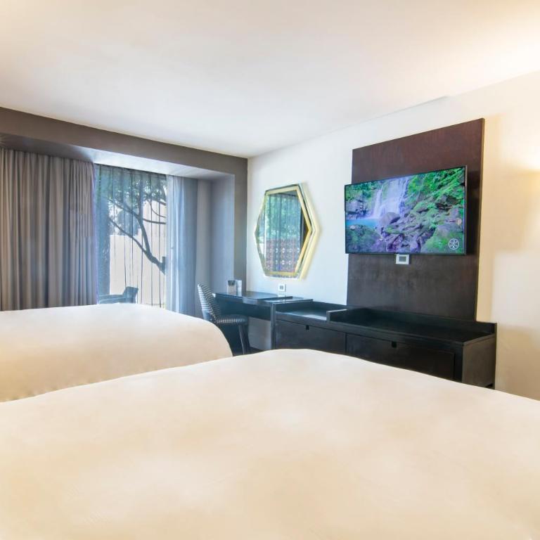 Hotel Lucerna Tijuana - Deluxe Double Room - 4