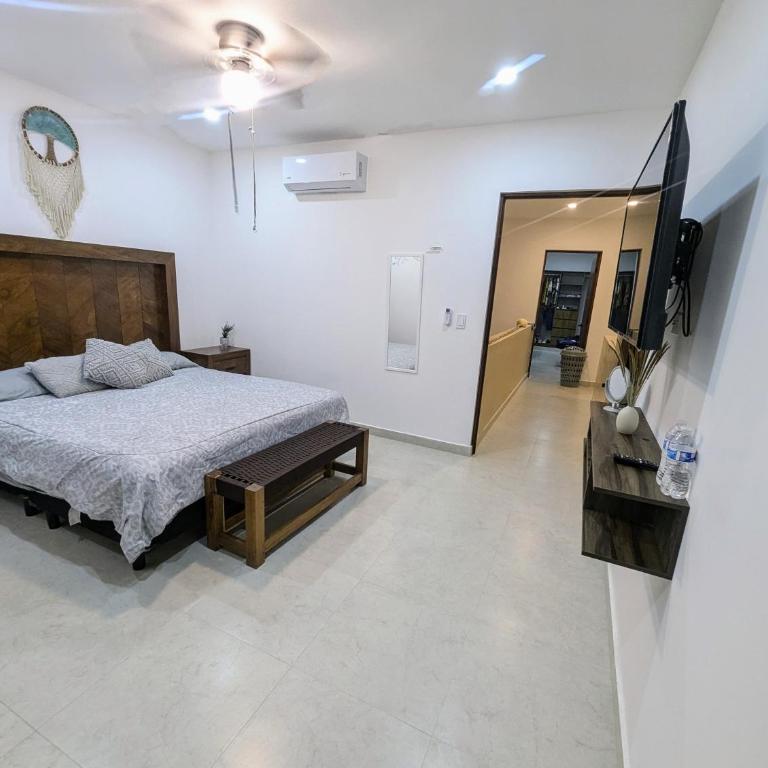 Preciosa Casa en Mérida, 2 Habitaciones, Excelente Ubicación, AC, Alberca, Asador y Estacionamiento - Two-Bedroom House - 31