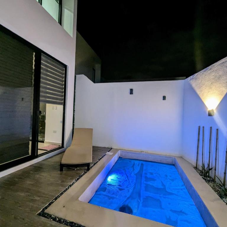 Preciosa Casa en Mérida, 2 Habitaciones, Excelente Ubicación, AC, Alberca, Asador y Estacionamiento - Two-Bedroom House - 27