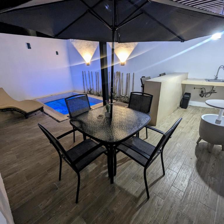 Preciosa Casa en Mérida, 2 Habitaciones, Excelente Ubicación, AC, Alberca, Asador y Estacionamiento - Two-Bedroom House - 29
