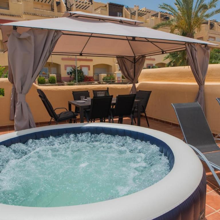 Sea views and hot tub close to beach - Casa Unifamiliar de 2 dormitorios - 10