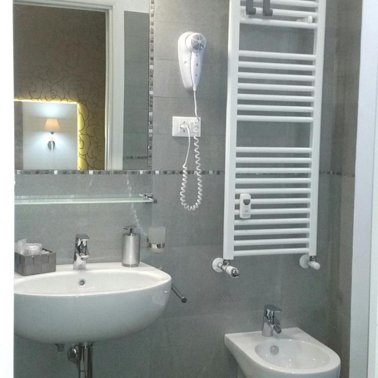 Elenoire Rooms & Suite - Camera Superior Matrimoniale/Doppia con Letti Singoli - 16
