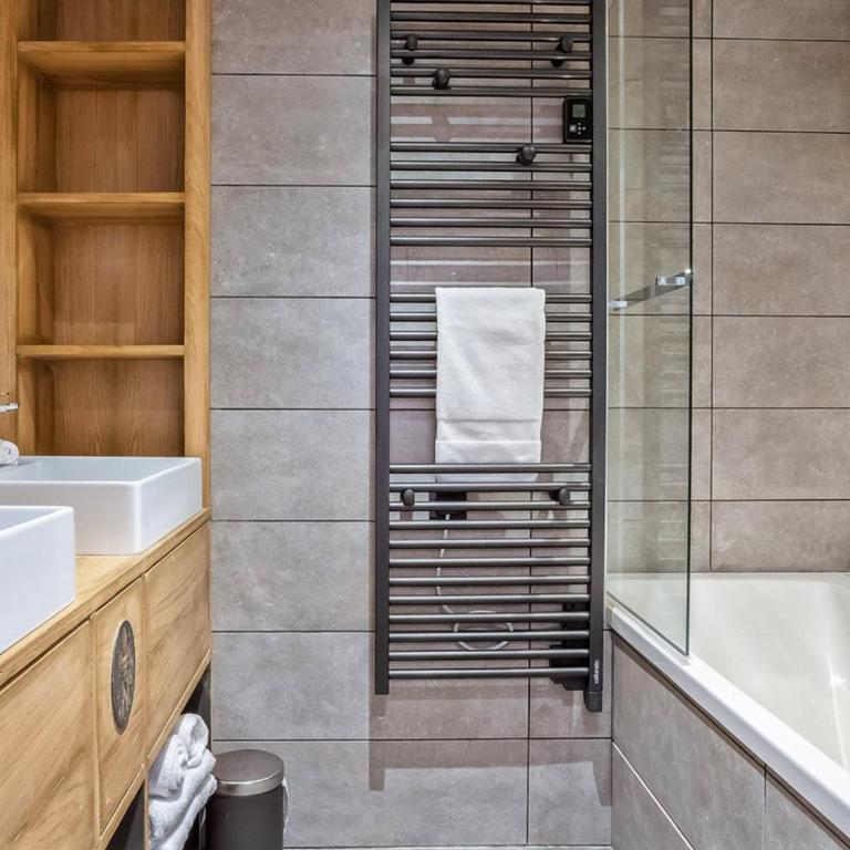 Luxueux chalet aux Saisies jacuzzi, parking proches pistes et commerces pour 15 personnes - ASAI304-A02 - Casa con 6 Camere da Letto - 4