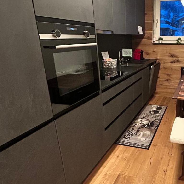 WEF 2027 Ferienwohnung, 3 Minuten Fussweg zum Kongresshaus, geeignet für 2 Personen - Apartment mit Balkon - 13