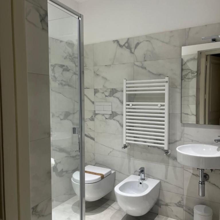 Palazzo Pastura B&B and Apartments - Standard King Room - 4