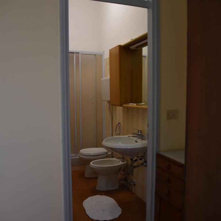 Villa San Giuseppe - Camera Matrimoniale con Bagno in Comune - 4