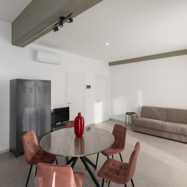 Associazione Garage24 Aps Ets - Monolocale con Divano-Letto - 4