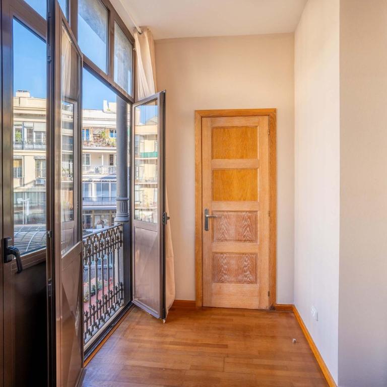 The Collection Barcelona - Elegant 3-bedroom Apartment in the Heart of BCN - Apartment - 11