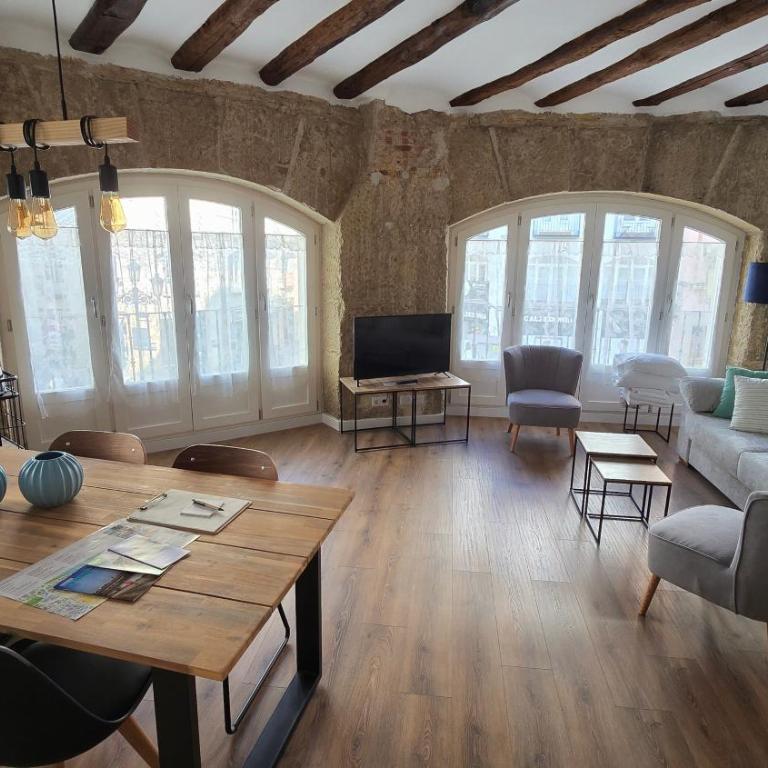 Apartamentos Almada - calle Alfonso - Plaza SAS - Apartamento Deluxe de 2 dormitorios - 1