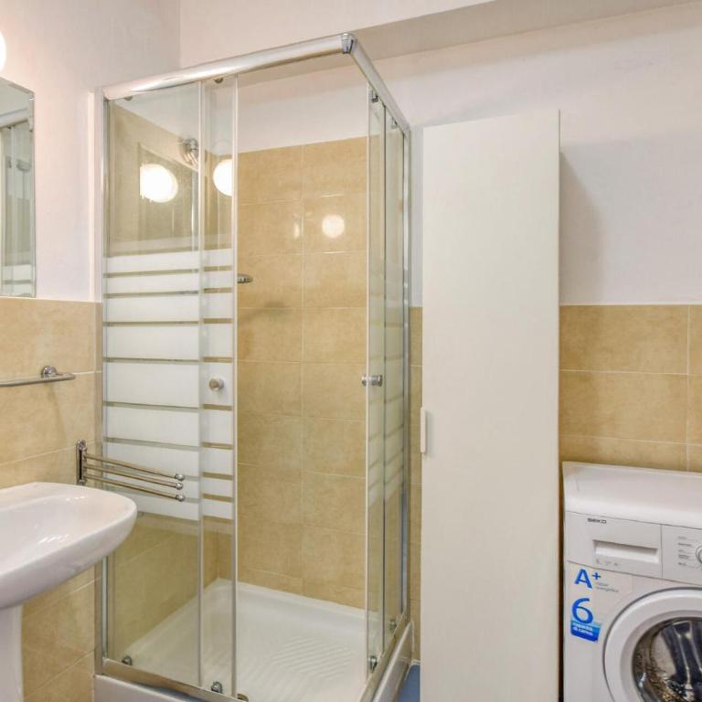 2 Bedroom Amazing Apartment In Moneglia - Two-Bedroom Apartment - 13