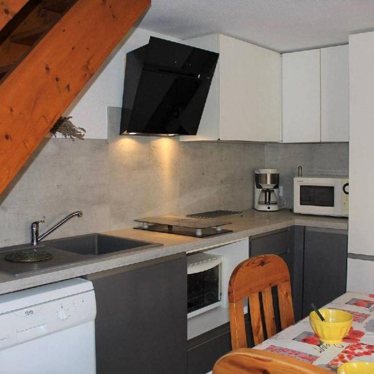 Pavillon Cosy 3 pièces avec véranda et parking GN520-048 - Maison 2 Chambres - 2