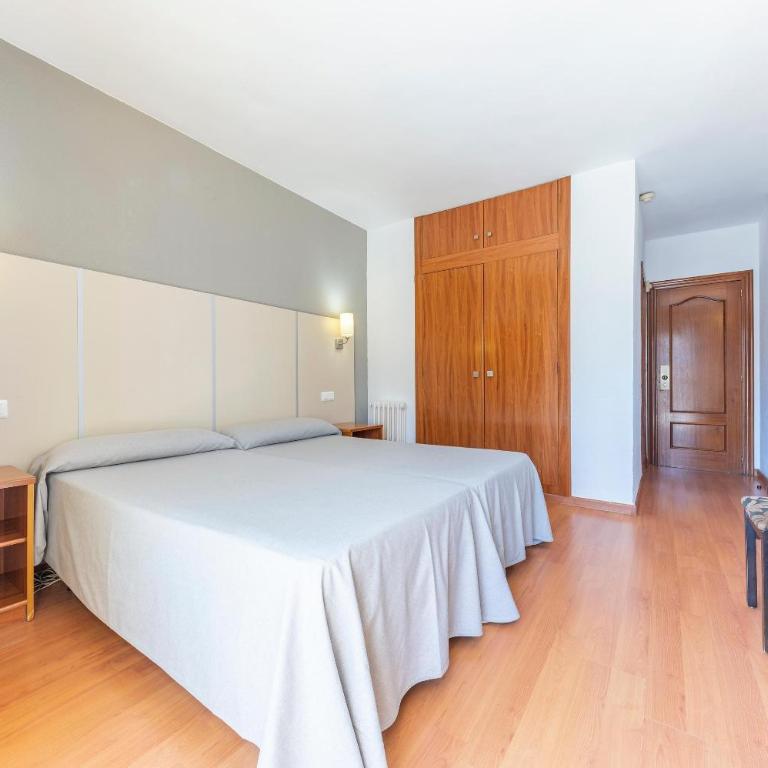 Port Vista Oro - Habitación Doble con vistas a la piscina (2 adultos) - 1