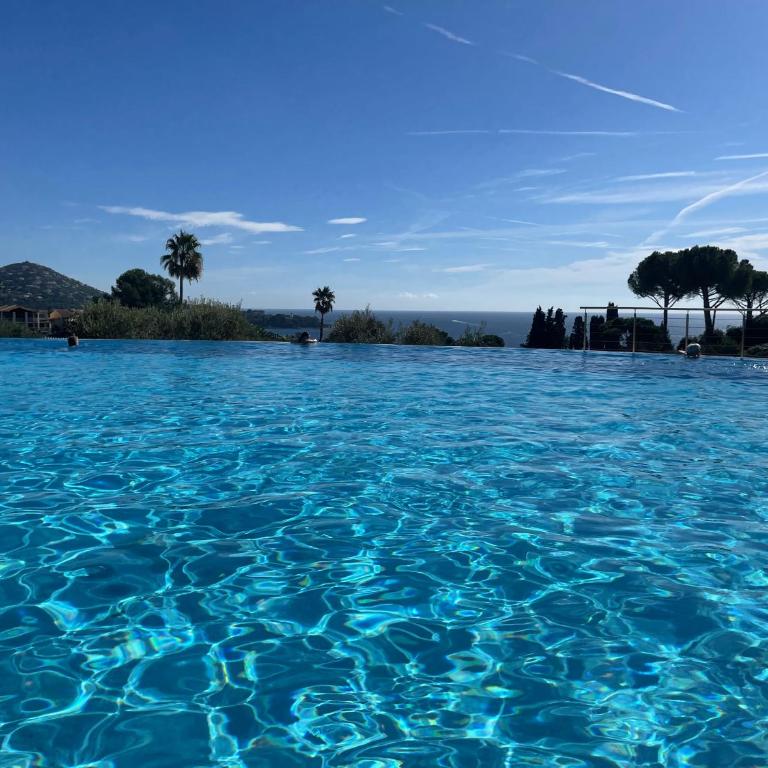 Village cap Esterel, piscine, plage - Apartamento con terraza - 63