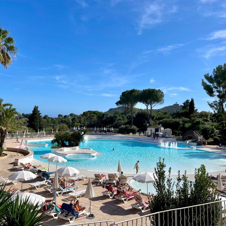 Village cap Esterel, piscine, plage - Apartamento con terraza - 65