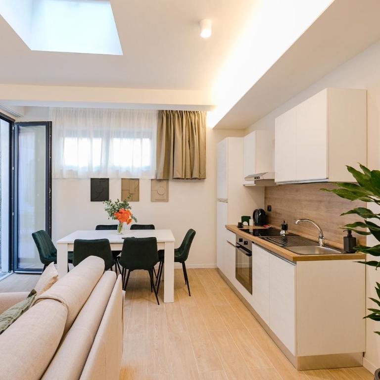 Aiello Hotels - CityLife Apartments - Two-Bedroom Apartment with Terrace - 2