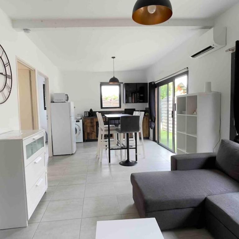 Dépendance type t3 - Two-Bedroom Chalet - 1