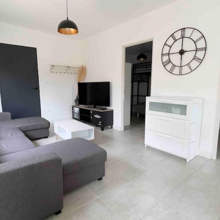 Dépendance type t3 - Two-Bedroom Chalet - 9
