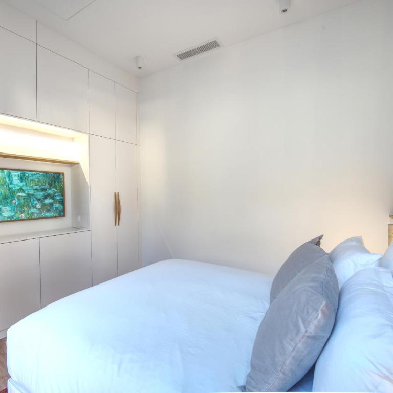 Villa Victor Hugo by Odomo - Two-Bedroom Apartment with Terrace - 7