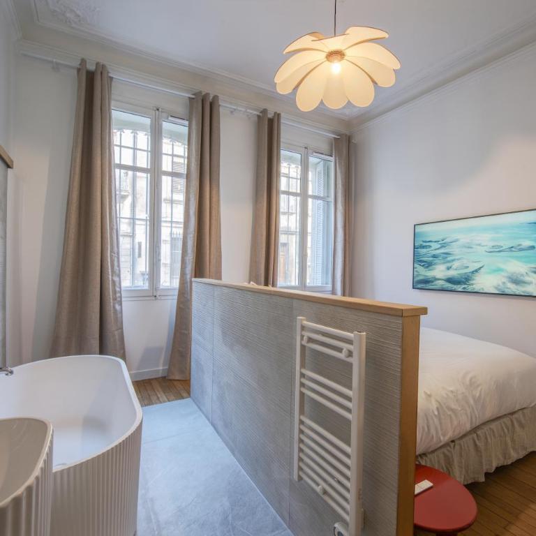 Villa Victor Hugo by Odomo - Two-Bedroom Apartment with Terrace - 9