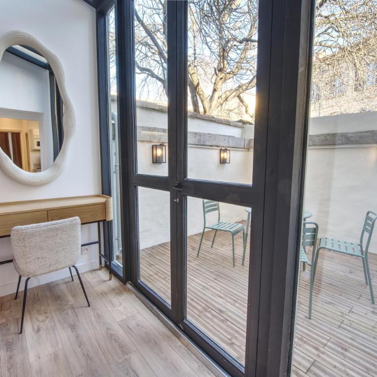 Villa Victor Hugo by Odomo - Two-Bedroom Apartment with Terrace - 13