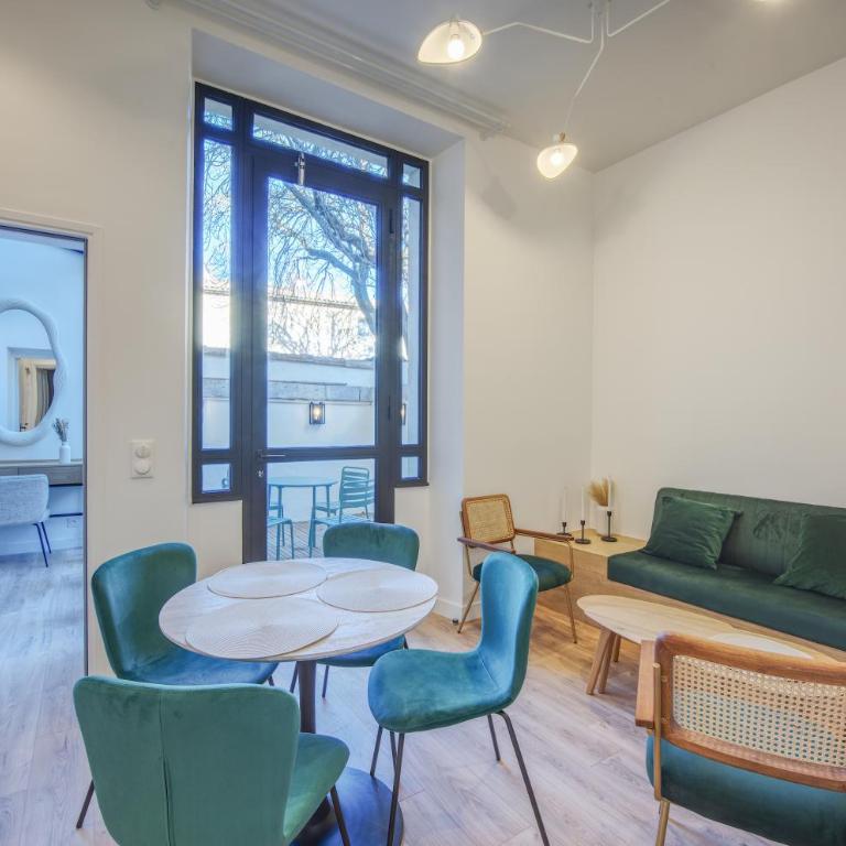 Villa Victor Hugo by Odomo - Two-Bedroom Apartment with Terrace - 16